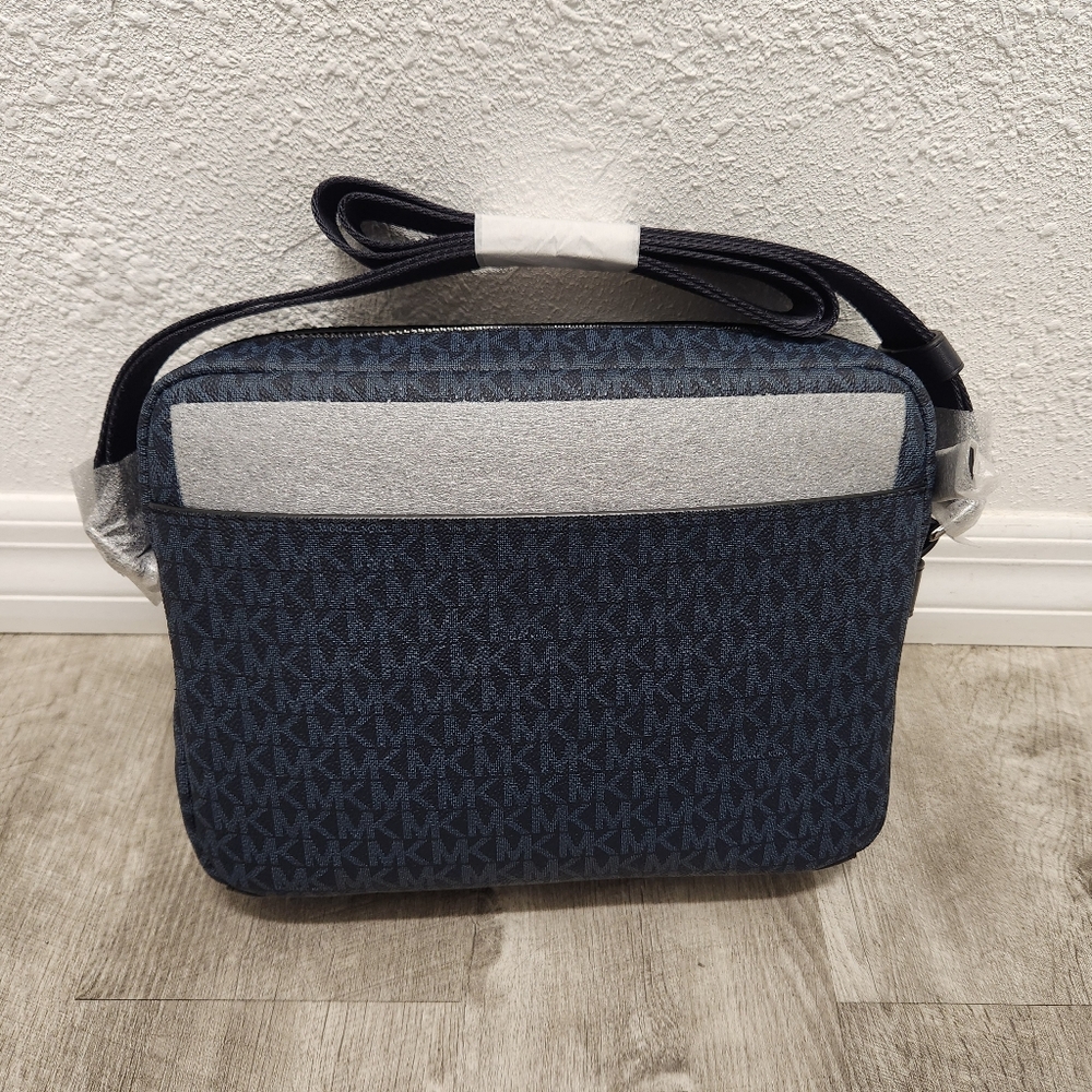 Michael Kors Cooper Logo Camera Bag - Admiral/Pale Blue *NEW* - Picture 5 of 10